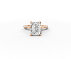 Vita Radiant Shape Ring in 18K rose gold with a plain band, set with a LOYA diamond (lying view)