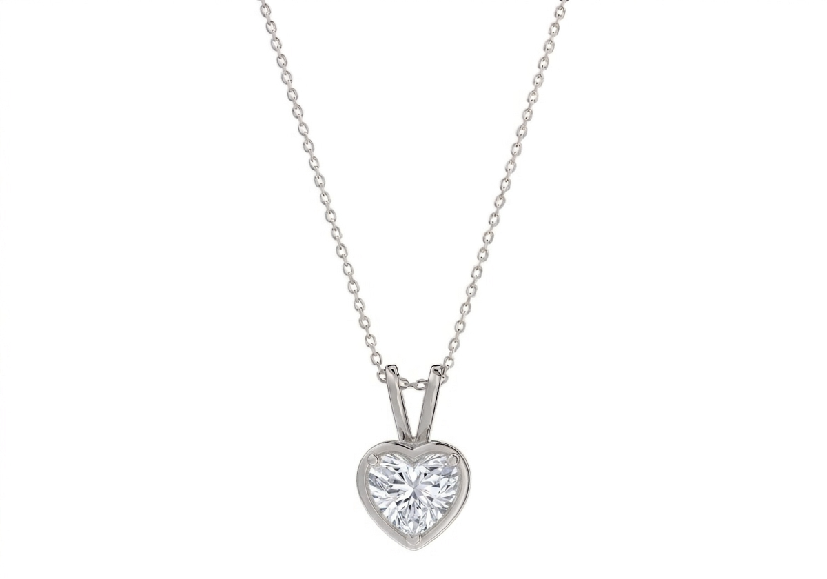 Aurora Heart Shape Pendant in 18K white gold, set with a LOYA diamond