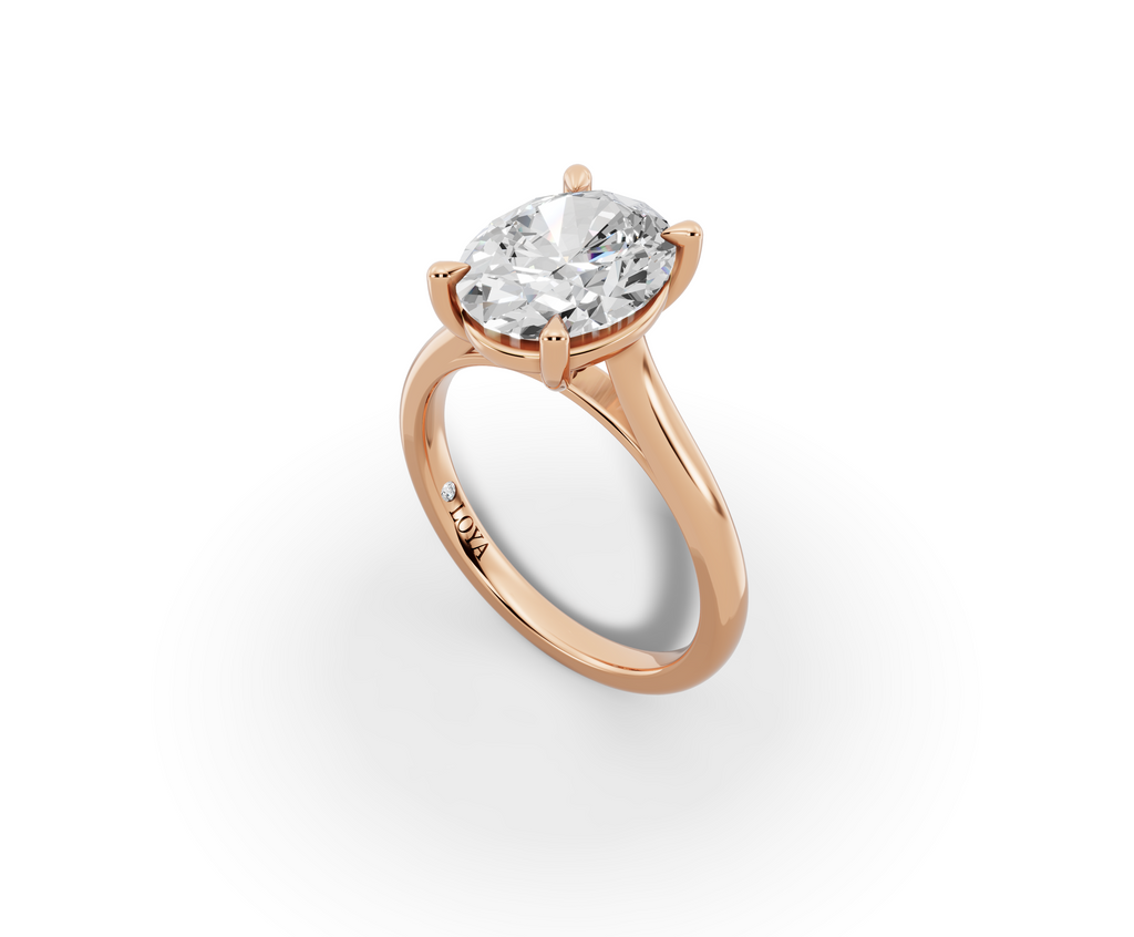 Alba Oval Shape Ring in 18K rose gold with a plain band, set with a LOYA diamond (perspective view)