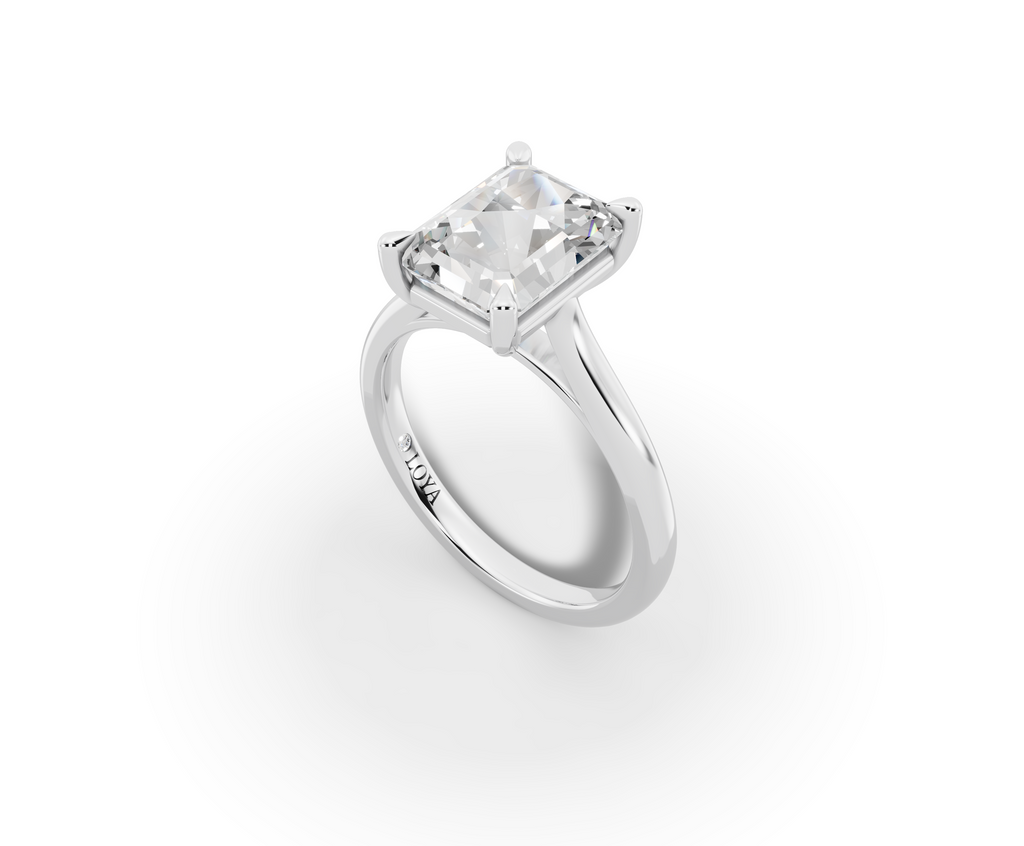 Alba Radiant Shape Ring in 18K white gold with a plain band, set with a LOYA diamond (perspective view)