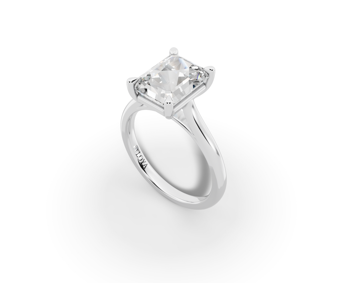 Alba Radiant Shape Ring in 18K white gold with a plain band, set with a LOYA diamond (perspective view)