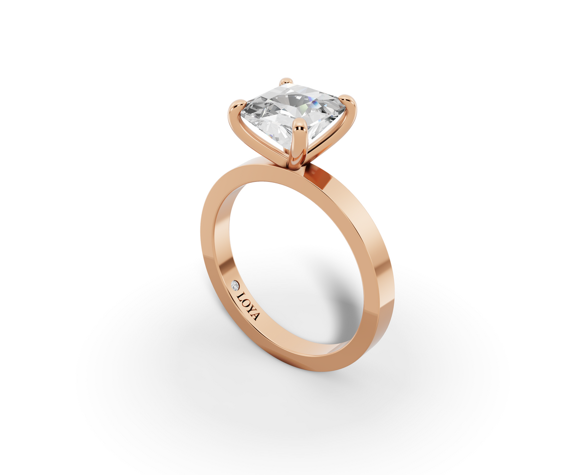 Nova Princess Shape Ring in 18K rose gold with a plain band, set with a LOYA diamond (perspective view)
