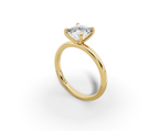 Amor Princess Shape Ring in 18K yellow gold with a plain band, set with a LOYA diamond (perspective view)