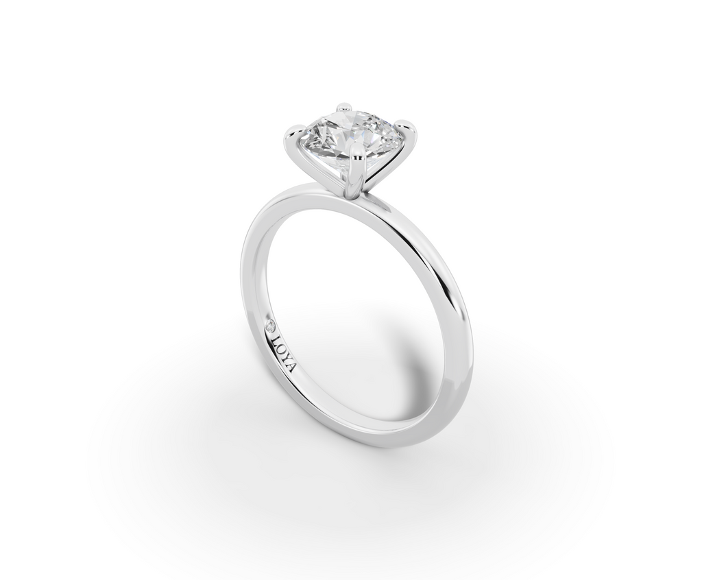 Amor Round Shape Ring in 18K white gold with a plain band, set with a LOYA diamond (perspective view)