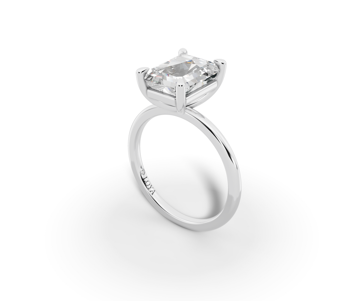 Vita Radiant Shape Ring in 18K white gold with a plain band, set with a LOYA diamond (perspective view)