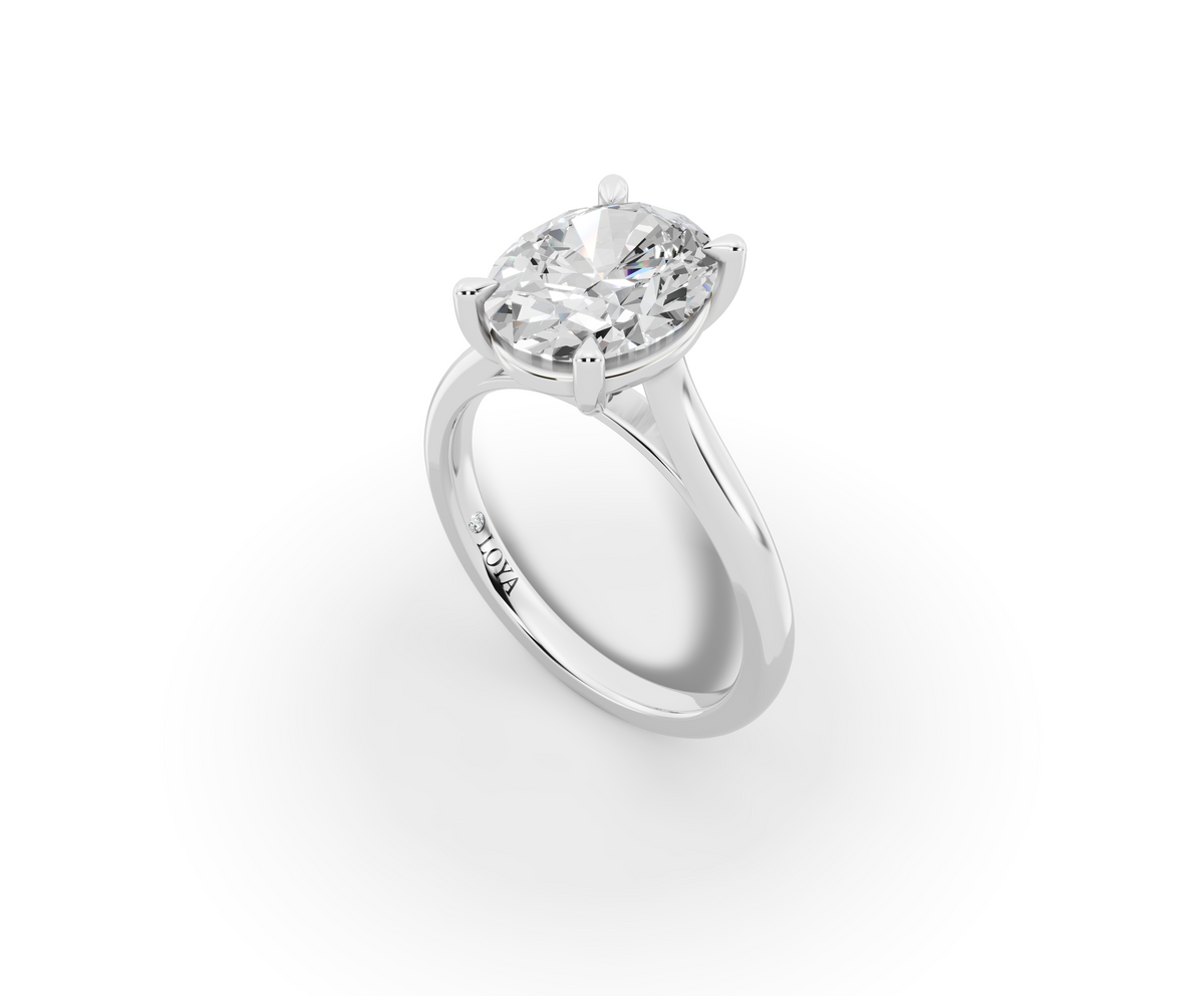 Alba Oval Shape Ring in 18K rose gold with a plain band, set with a LOYA diamond (perspective view)