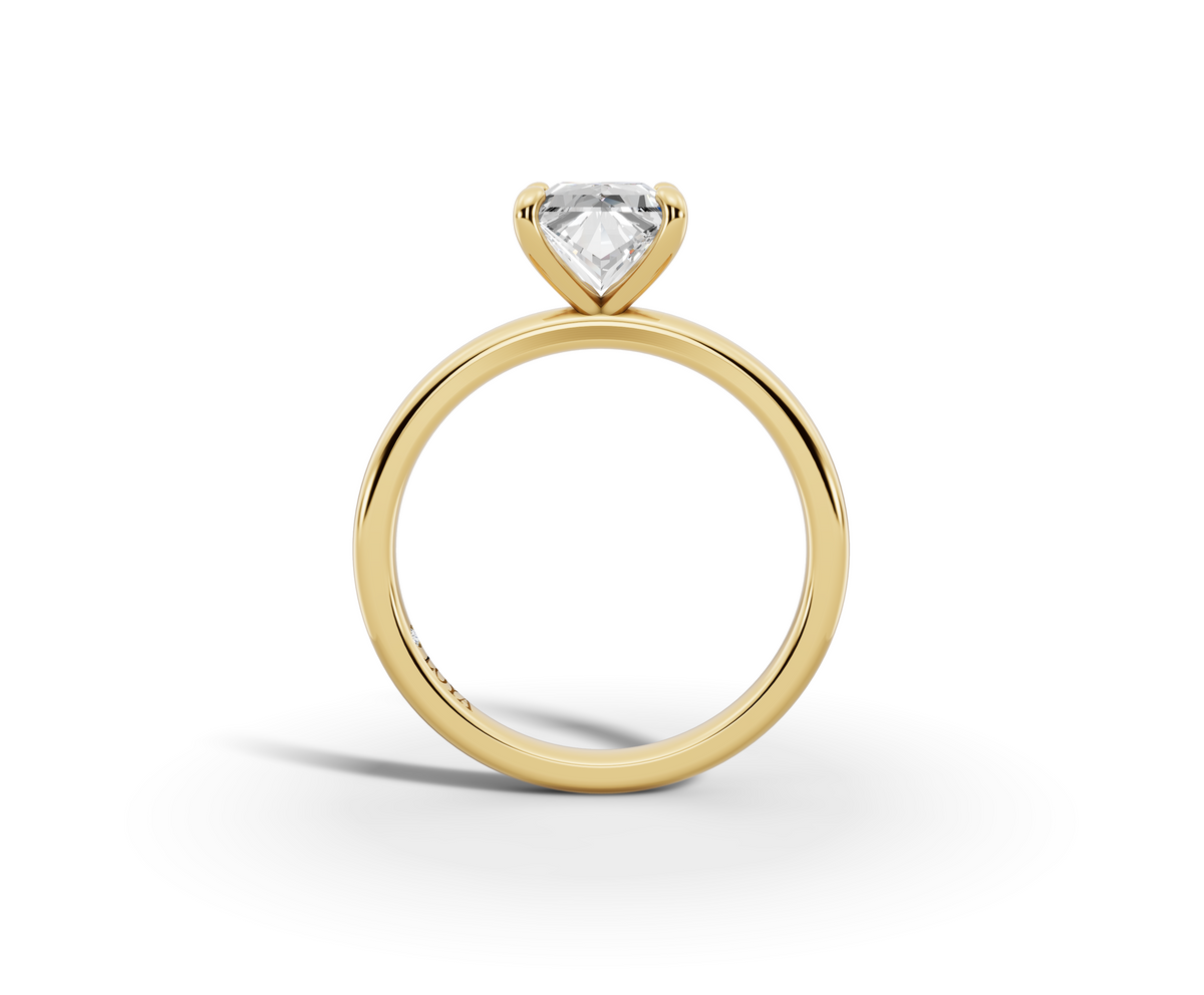 Amor Princess Shape Ring in 18K yellow gold with a plain band, set with a LOYA diamond (side view)