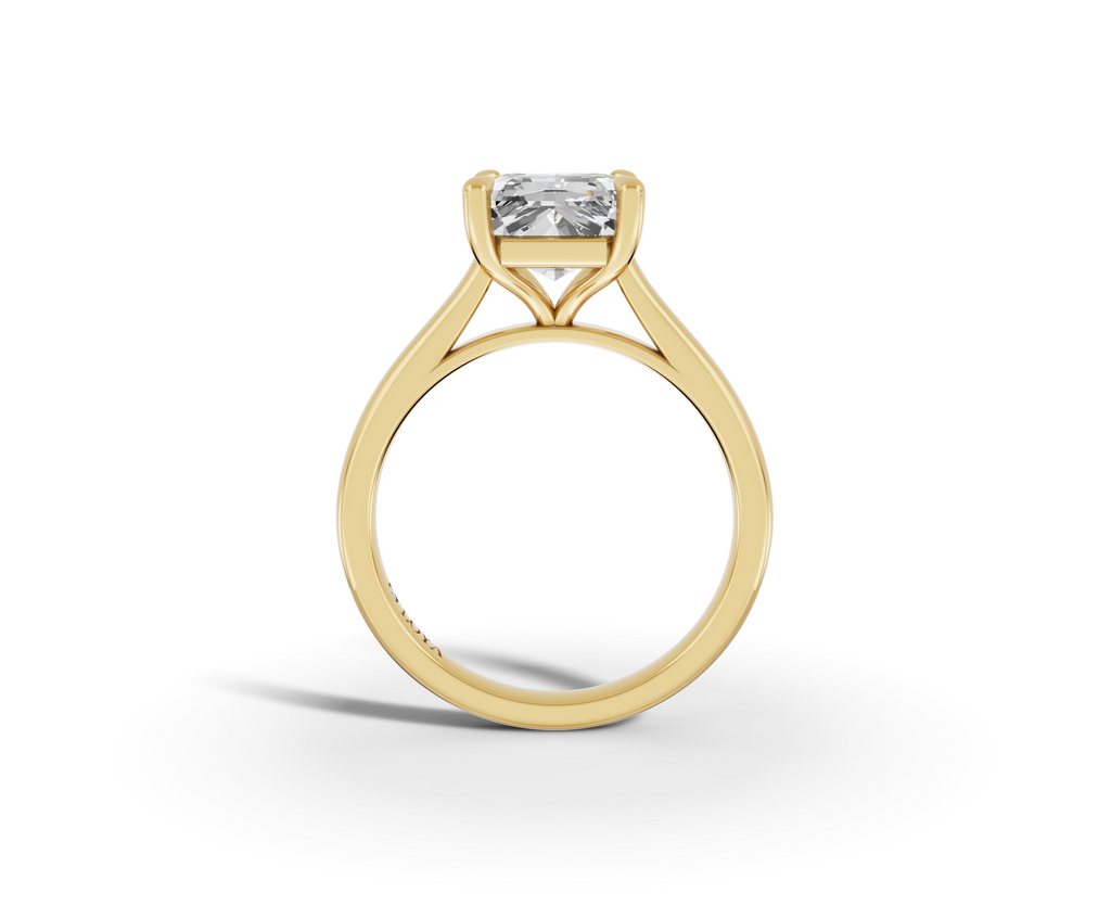 Alba Radiant Shape Ring in 18K yellow gold with a plain band, set with a LOYA diamond (side view)